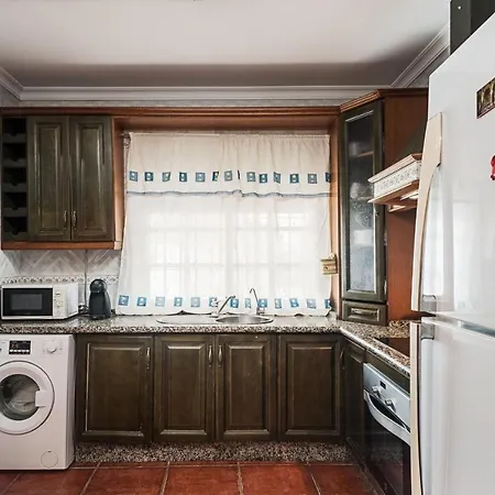 Mayo Con Piscina Privada Kır Evi